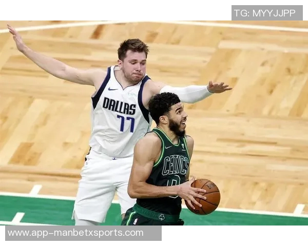 字母哥盛赞罗林斯自信心提升未来必将成为球队的重要一员