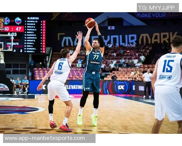 东契奇称赞斯玛特防守沟通能力强调队友们都愿意倾听他的意见