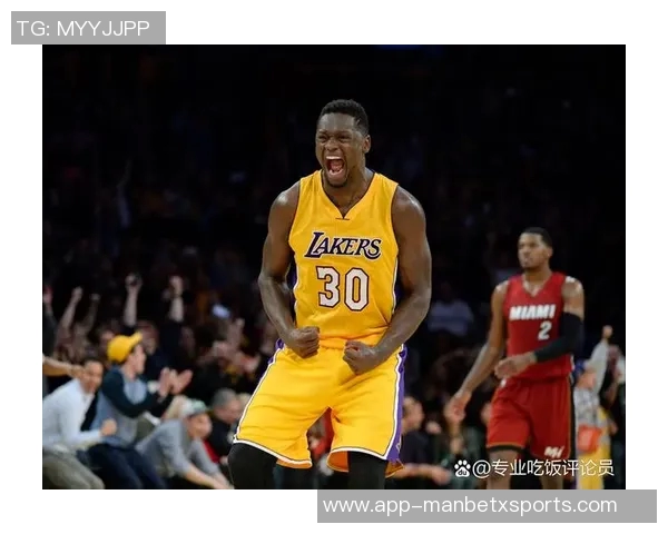 兰德尔表现出色13投7中砍下19分7篮板三分球命中率高达75