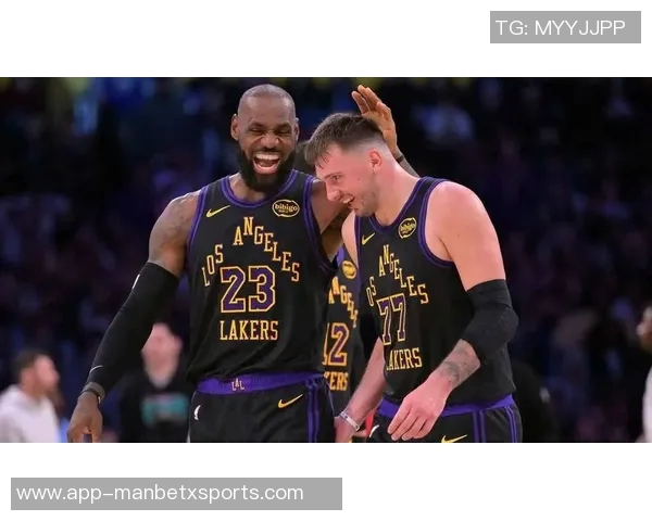 老詹与卢卡的配合难题在里夫斯缺席后将如何显现